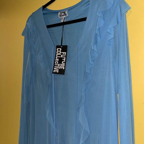 Elegant Blue Ruffle Maxi Dress - Picture 3 of 4